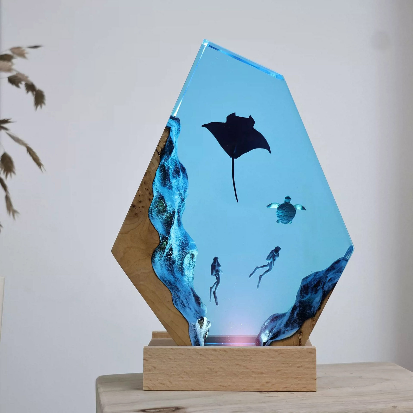 Luminária Noturna Manta Ray, A - Resin Art Decoration Items avaliação e preço